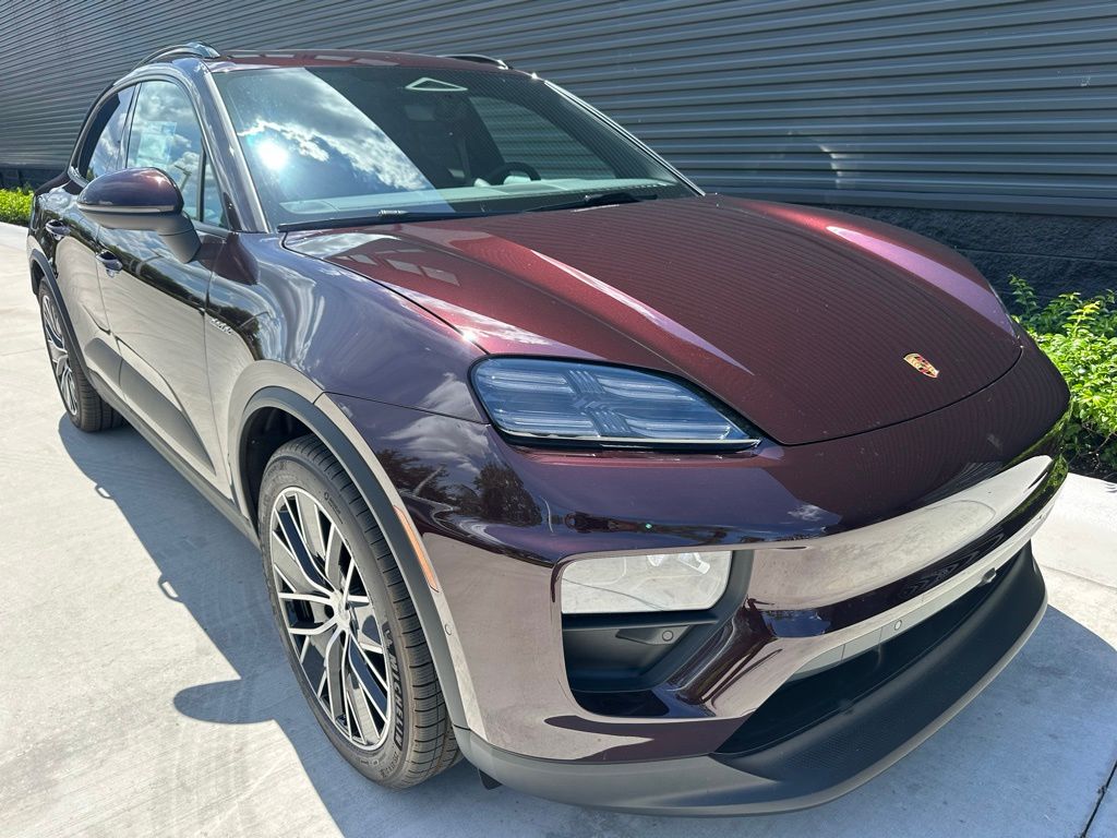 Thumbnail: 2025 Porsche Macan - 10