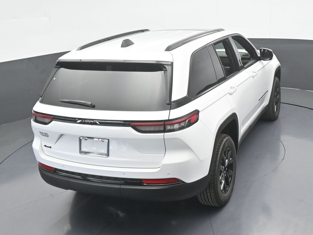 Used 2025 Bright White Clearcoat Jeep Altitude X image 44