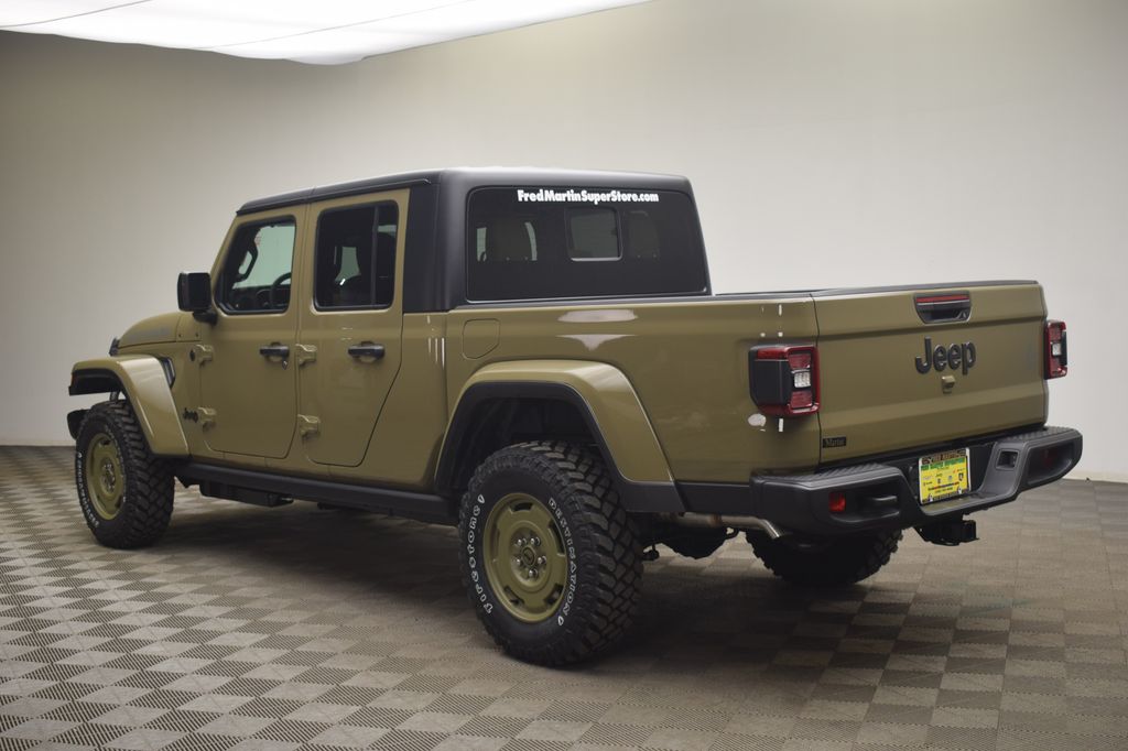 new 2026 Jeep Gladiator car, priced at $53,611