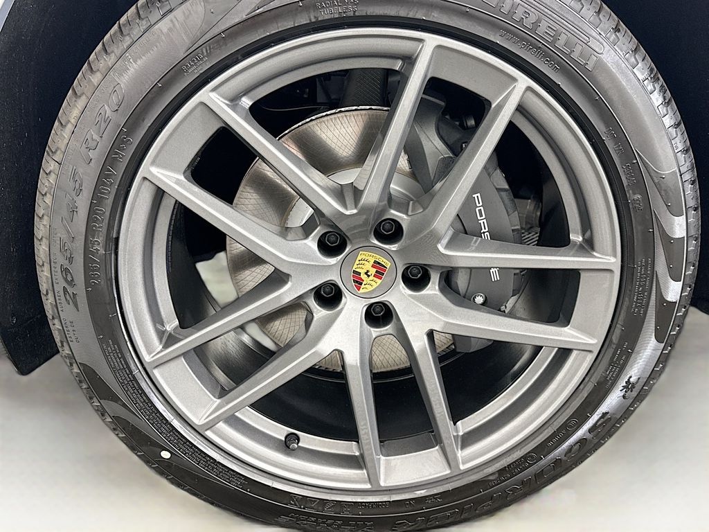 Thumbnail: 2026 Porsche Macan - 31