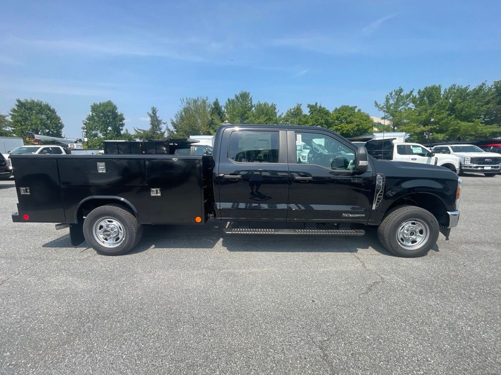 2026 Ford F-350 Super Duty Chassis Cab XL - Photo 4