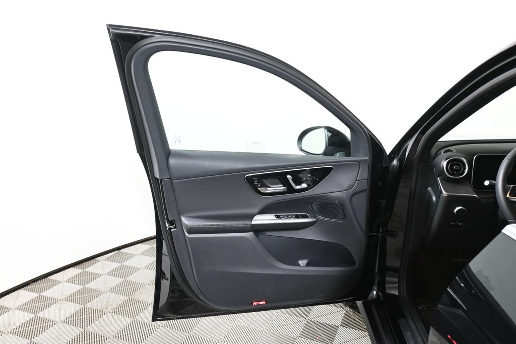 Thumbnail: 2026 Mercedes-Benz GLC - 26