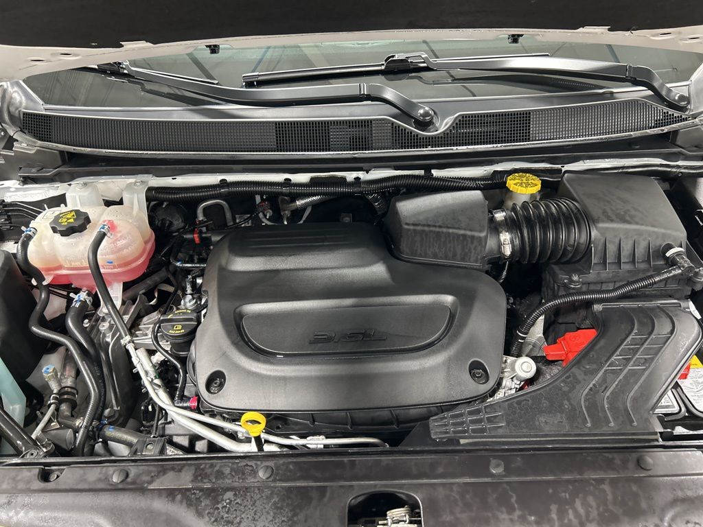 used 2025 Chrysler Pacifica car, priced at $31,741