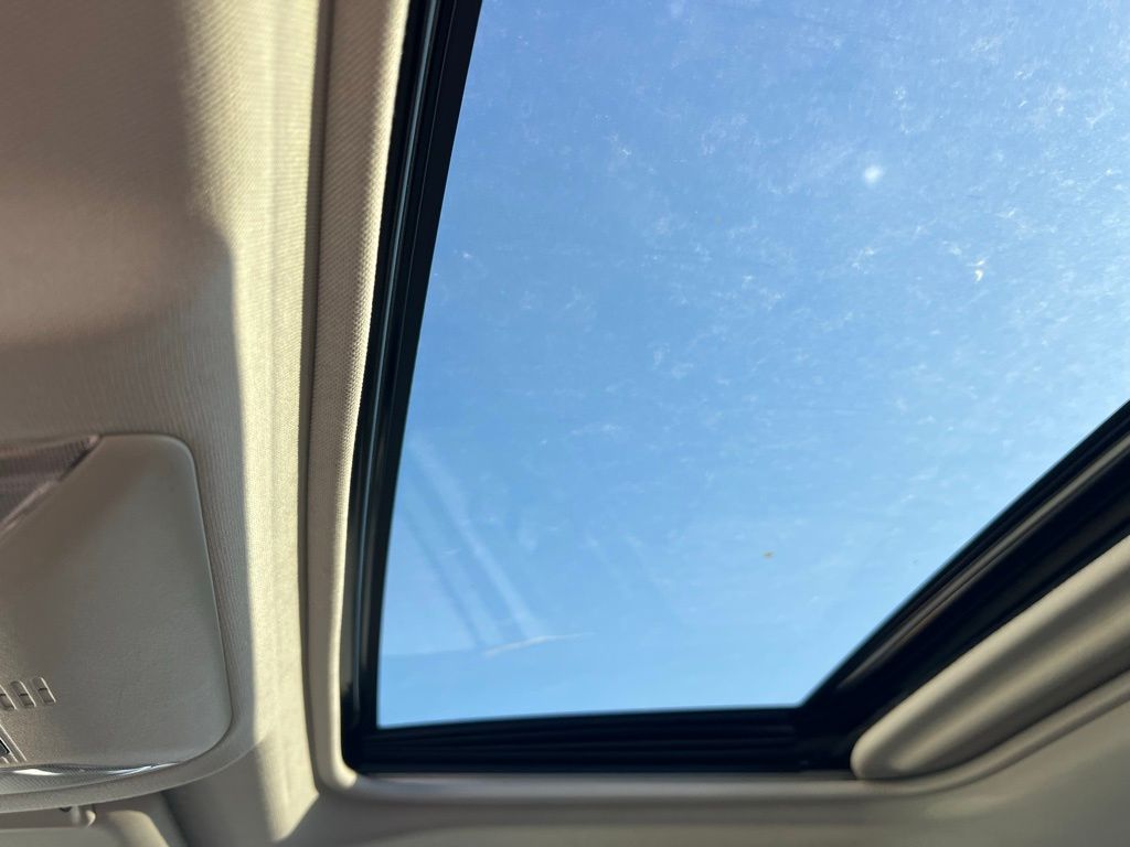 Thumbnail: 2021 Toyota RAV4 - 7