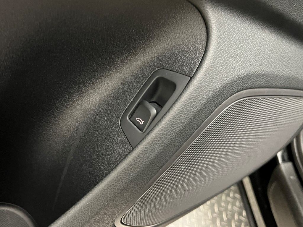 Thumbnail: 2016 Audi Q3 - 30