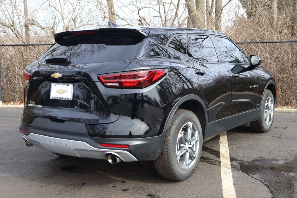 Thumbnail: 2023 Chevrolet Blazer - 8