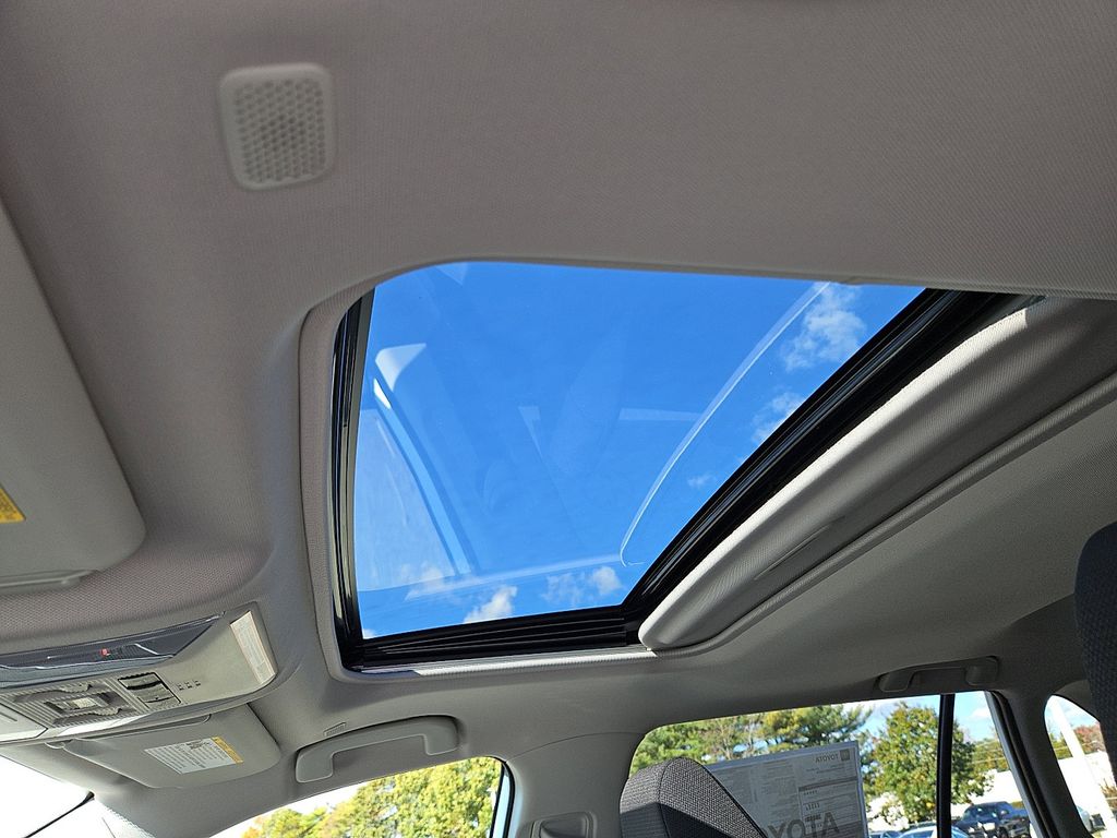 Thumbnail: 2025 Toyota RAV4 - 12