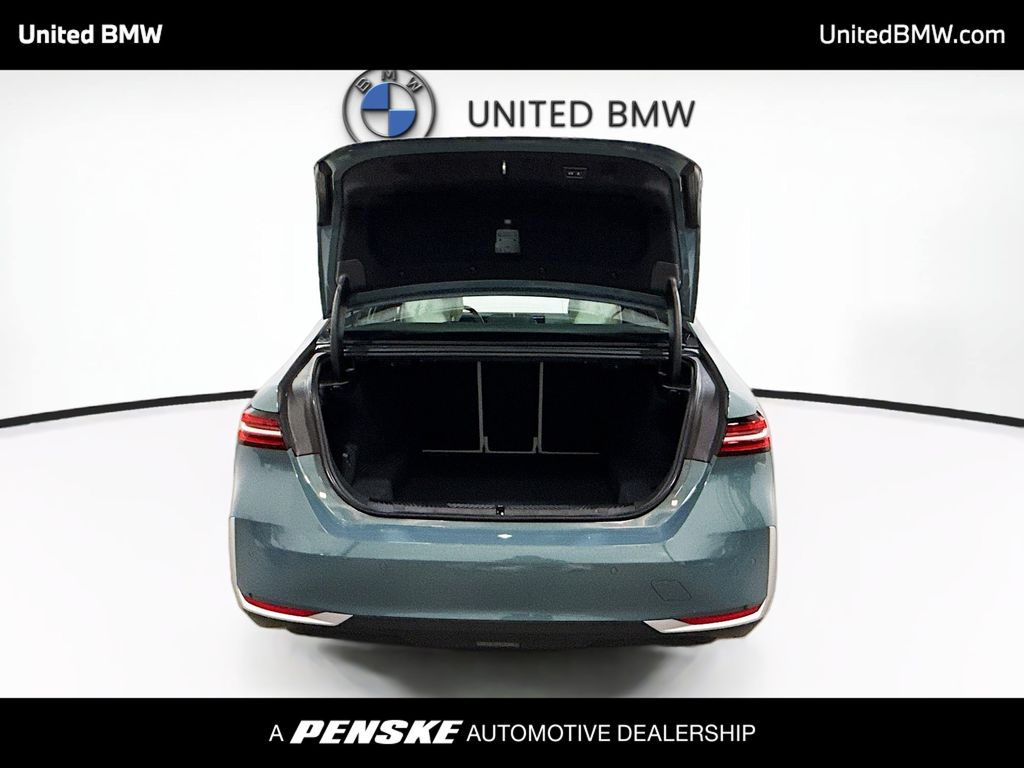 Thumbnail: 2025 BMW 5 Series - 14