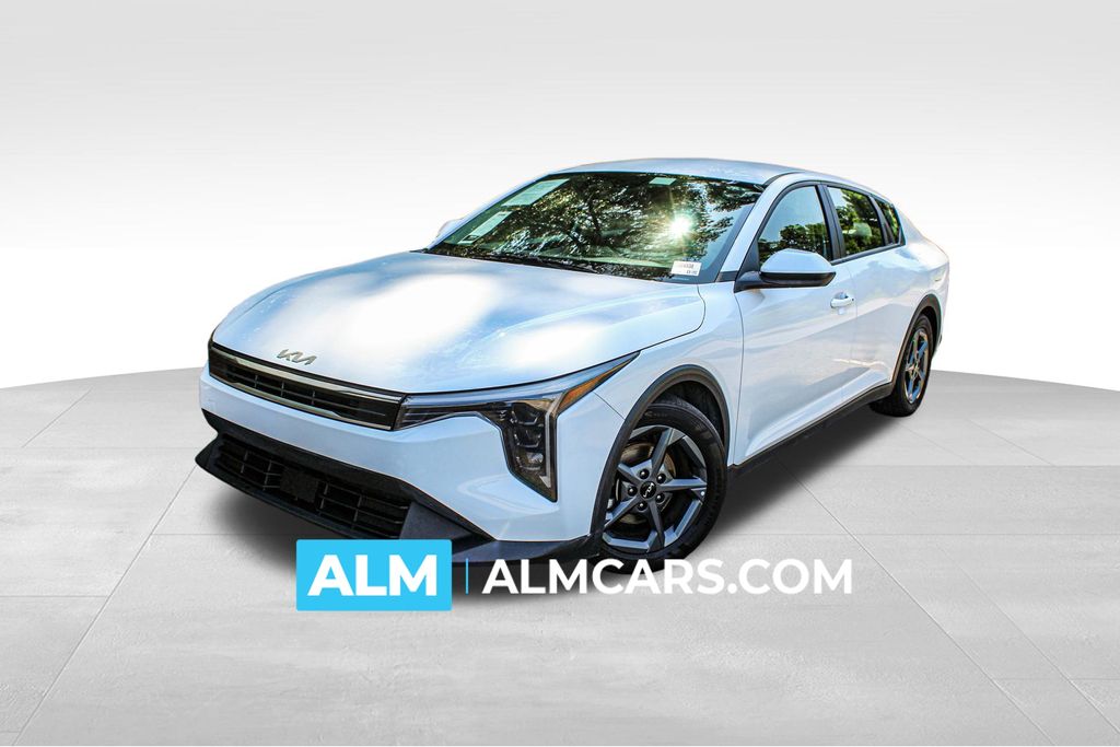 Snow White Pearl 2025 Kia K4 Sedan Front-Wheel Drive Continuously Variable Transmission