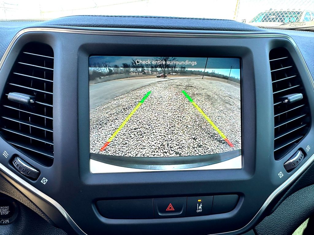 Used Car 2022 Jeep Cherokee  Latitude Lux For Sale Under $25,000 In Taylor, Texas