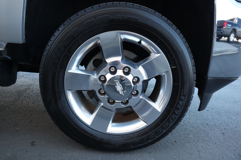 Thumbnail: 2016 Chevrolet Silverado 2500 - 30