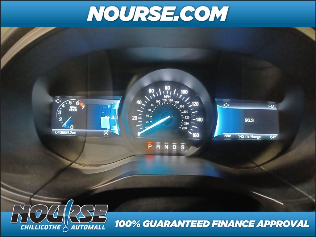2022 Ford Edge Titanium photo