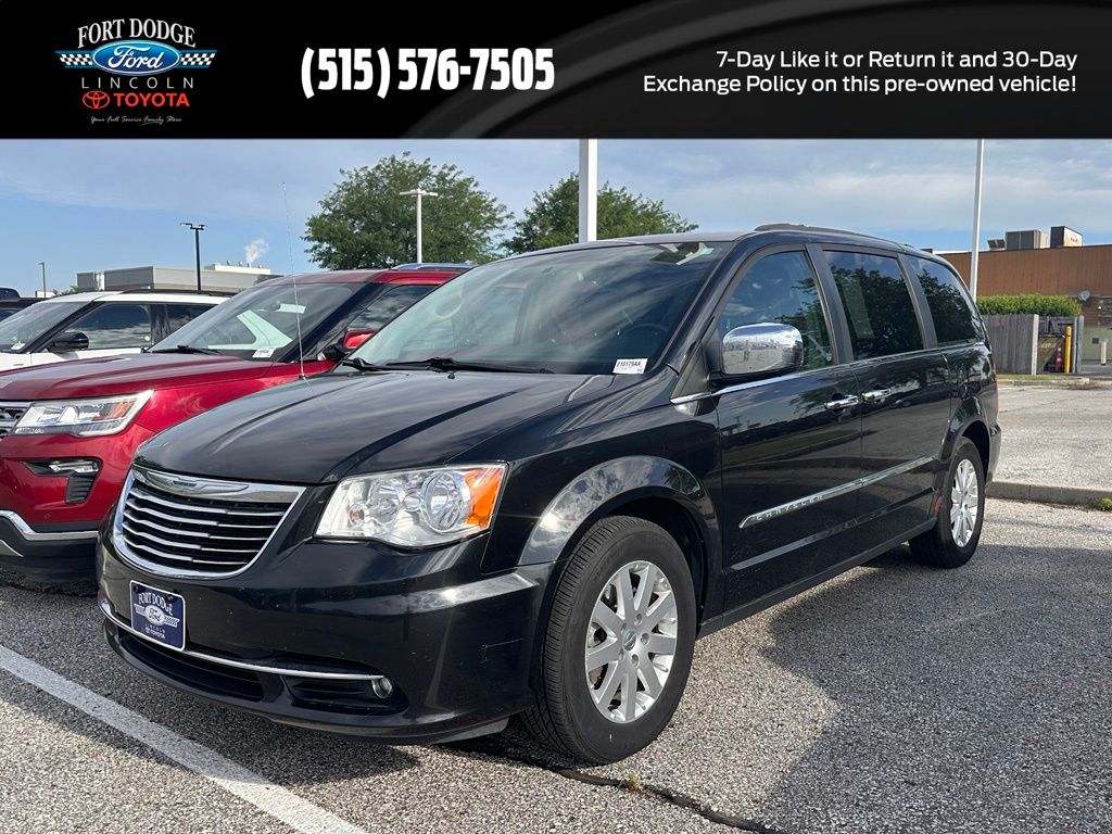 2015 Chrysler Town & Country Touring FWD
