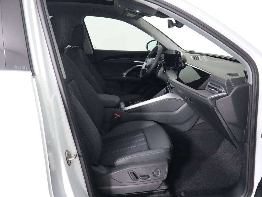 Thumbnail: 2025 Audi Q5 - 22