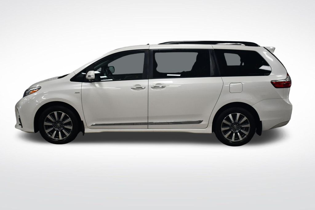 Thumbnail: 2020 Toyota Sienna - 4