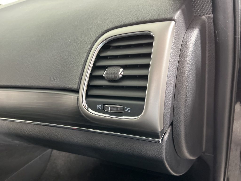 2022 Jeep Grand Cherokee Limited Edition 22