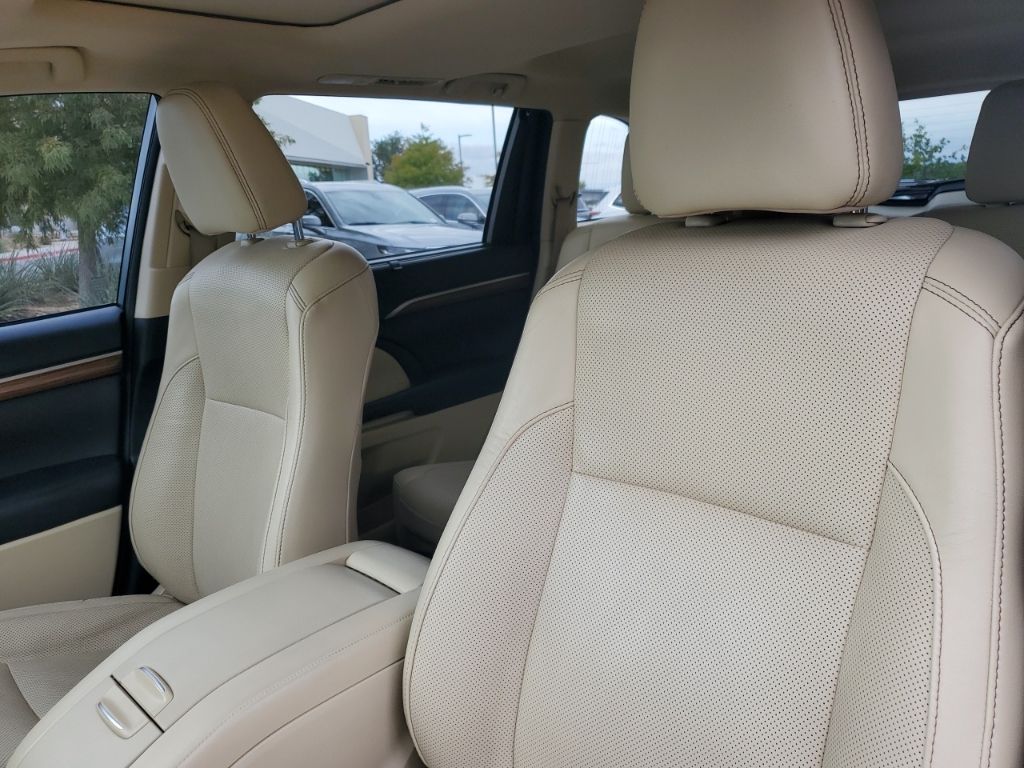 Used Car 2017 Toyota Highlander  Limited For Sale Under $25,000 In Austin, Texas