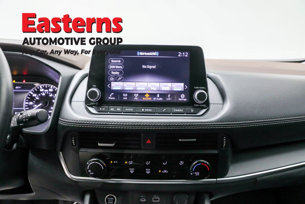 Used 2023 Gray Nissan S image 11