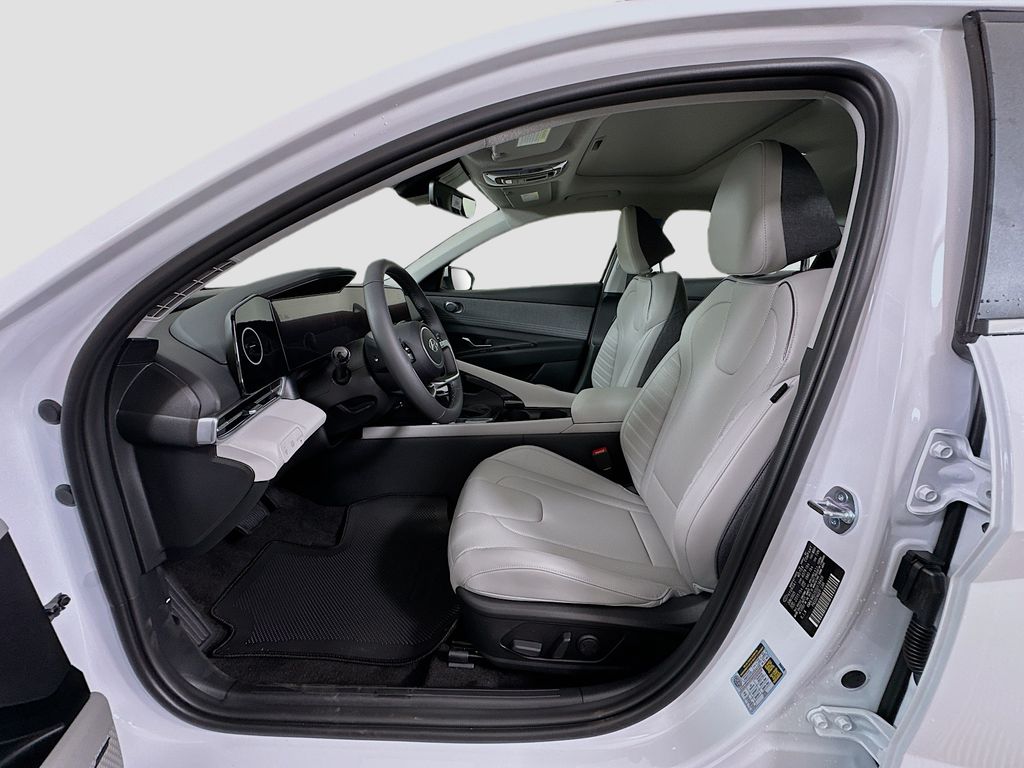 Thumbnail: 2025 Hyundai Elantra - 16
