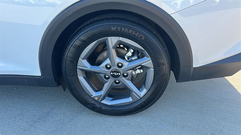 2025 Kia K4 LXS White at Baytown Hyundai