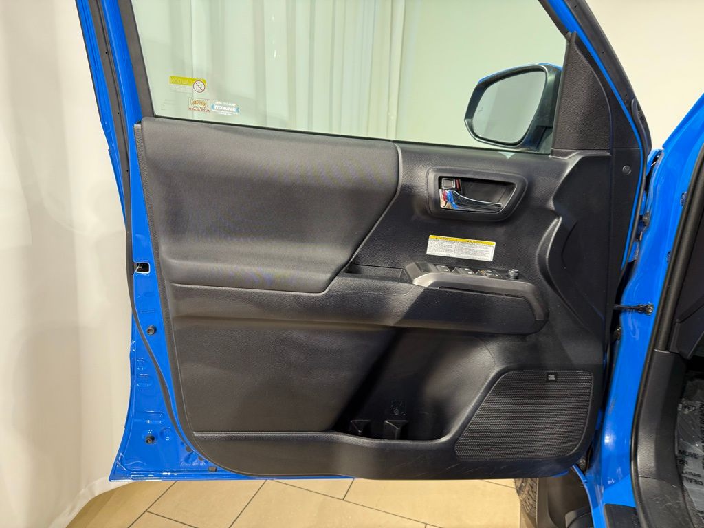 Thumbnail: 2019 Toyota Tacoma - 14