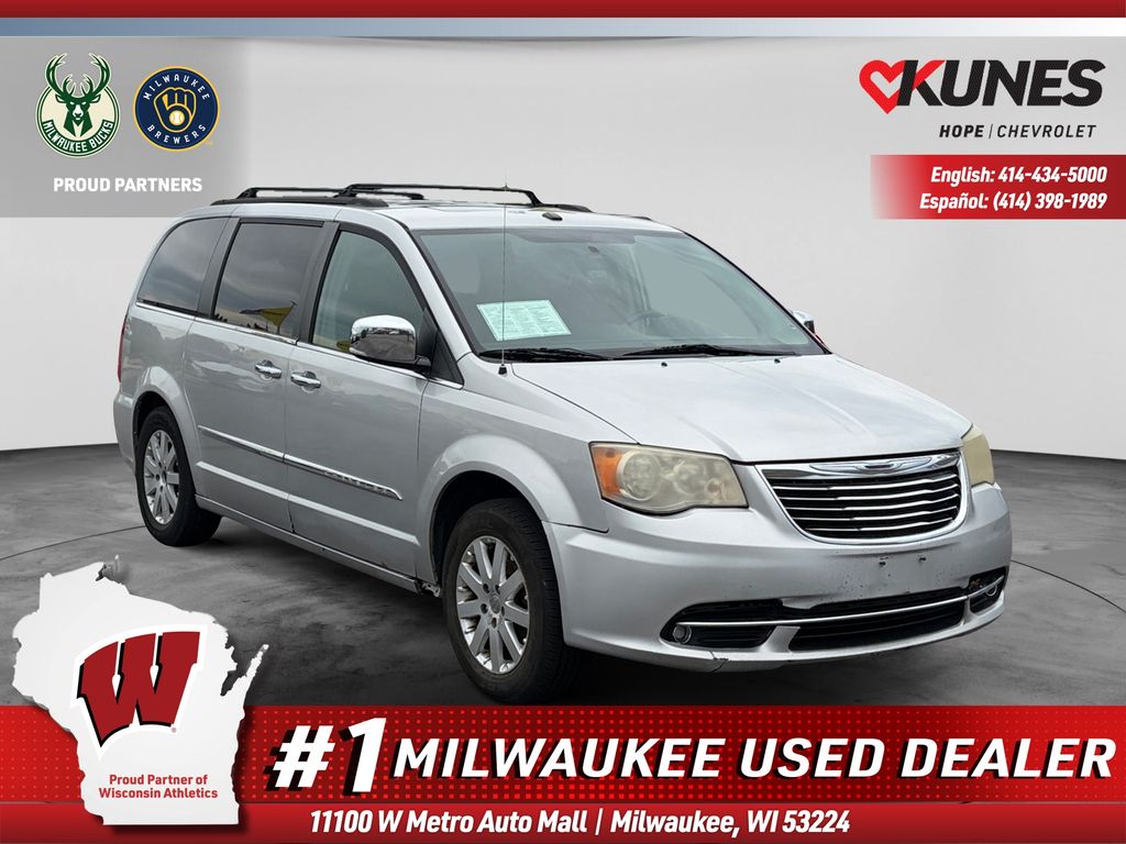 Bright Silver Metallic Clearcoat 2011 Chrysler Town & Country Minivan Front-Wheel Drive 6-Speed Automatic