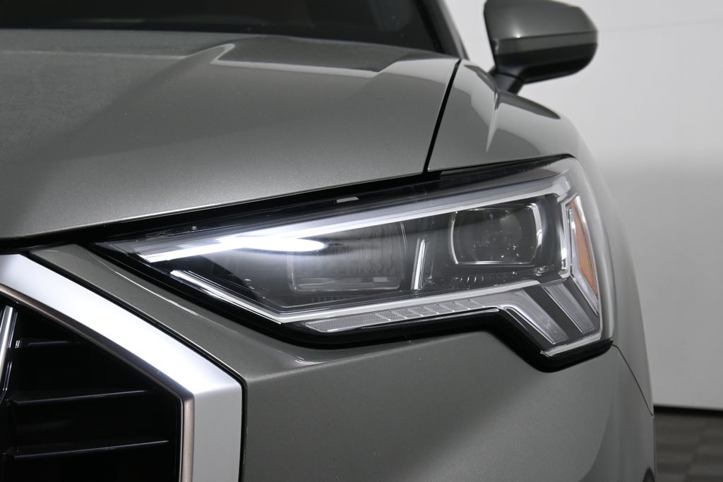 Thumbnail: 2025 Audi Q3 - 11