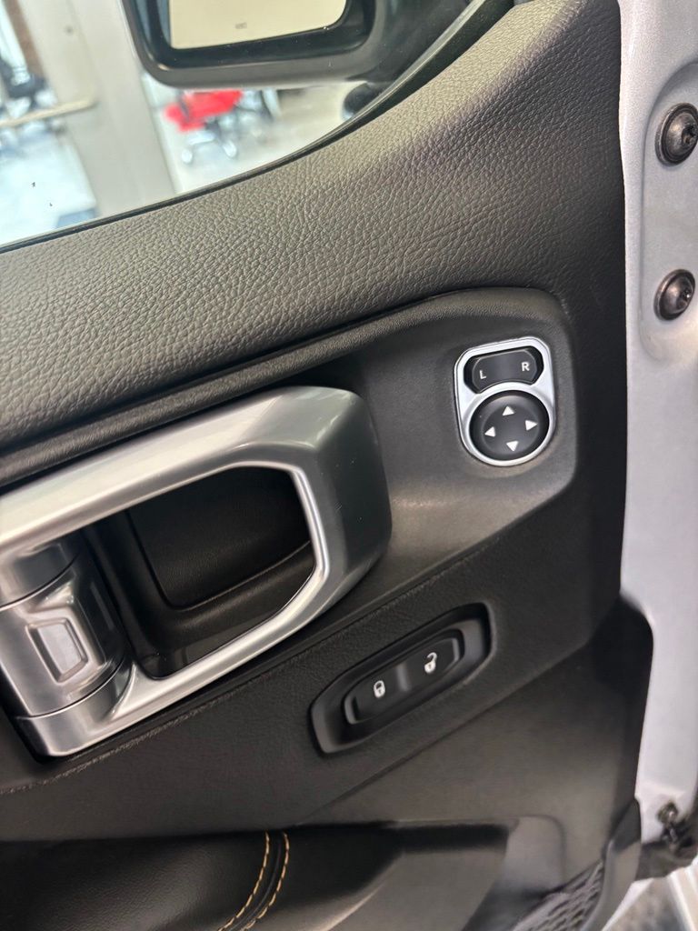 Used 2024 Jeep Wrangler SUV