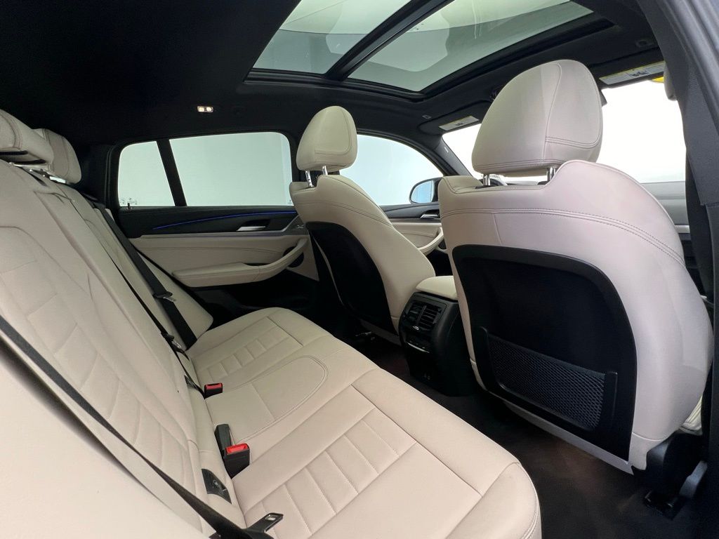 Thumbnail: 2024 BMW X4 - 8