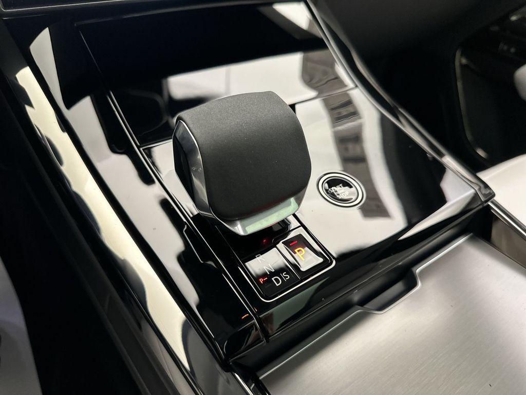 Thumbnail: 2024 Land Rover Range Rover Sport - 16