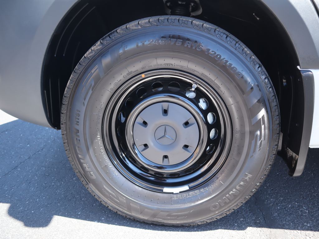 Thumbnail: 2025 Mercedes-Benz Sprinter - 31