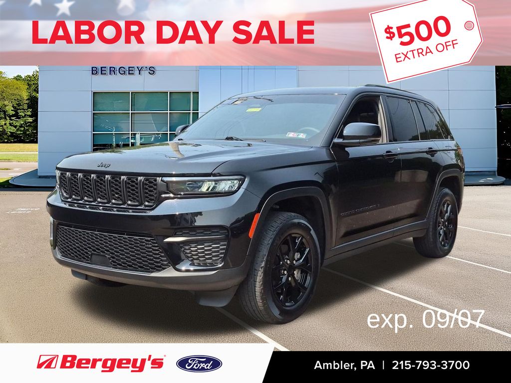 Diamond Black Crystal Pearlcoat 2024 Jeep Grand Cherokee SUV / Crossover Four-Wheel Drive 8-Speed Automatic