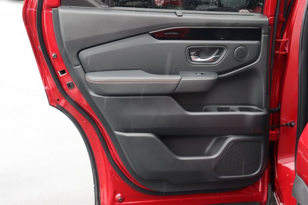 Thumbnail: 2025 Honda Pilot - 11