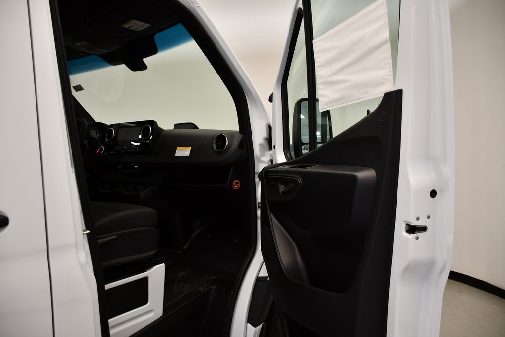 Thumbnail: 2026 Mercedes-Benz Sprinter - 29