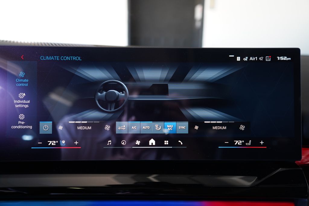 Thumbnail: 2026 BMW M5 - 20