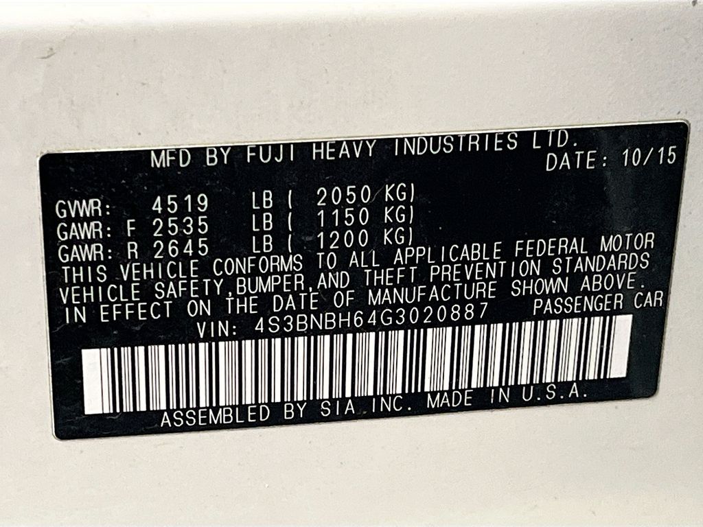 Used 2016 White Subaru 2.5i image 31