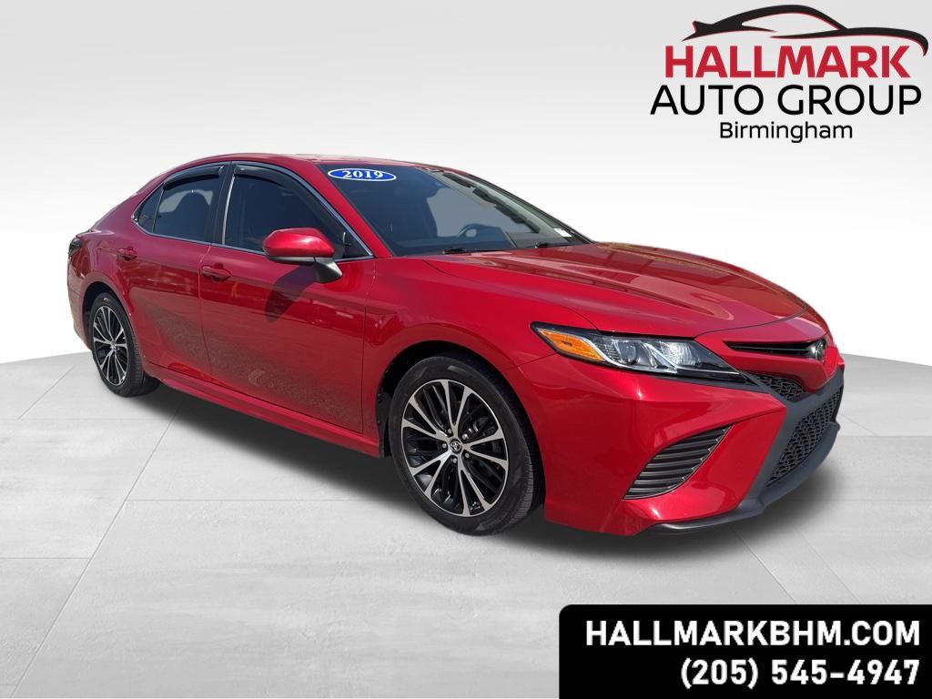 2019 Toyota Camry SE