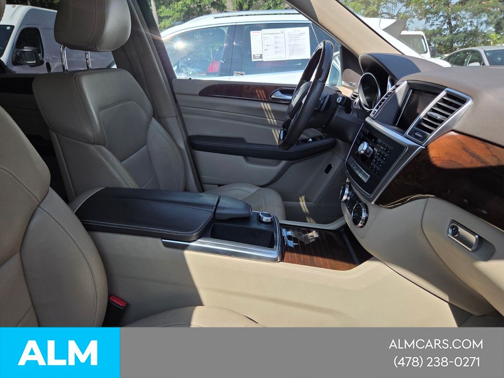 Used 2015  Mercedes-Benz ML 350 image 15