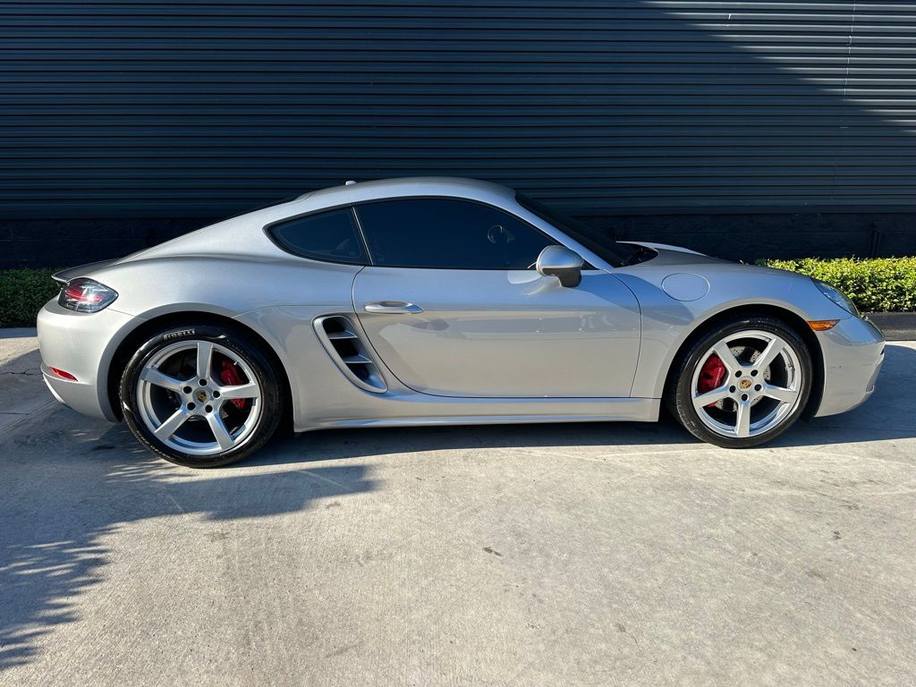 Thumbnail: 2021 Porsche 718 Cayman - 10