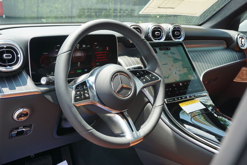 Thumbnail: 2025 Mercedes-Benz GLC - 24