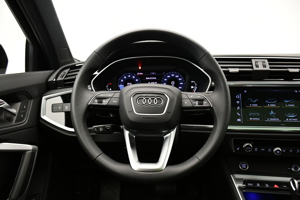 Thumbnail: 2025 Audi Q3 - 23