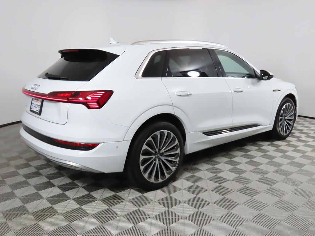 Thumbnail: 2019 Audi e-tron - 5