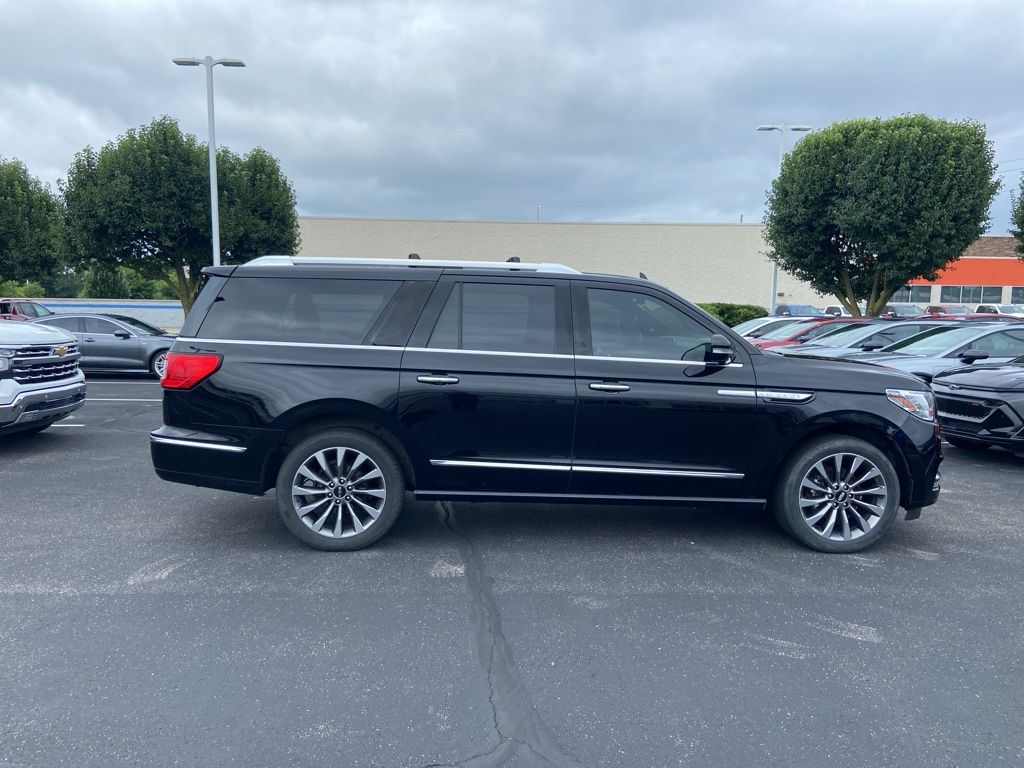 Thumbnail: 2018 Lincoln Navigator - 6