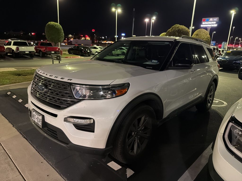 Thumbnail: 2022 Ford Explorer - 6