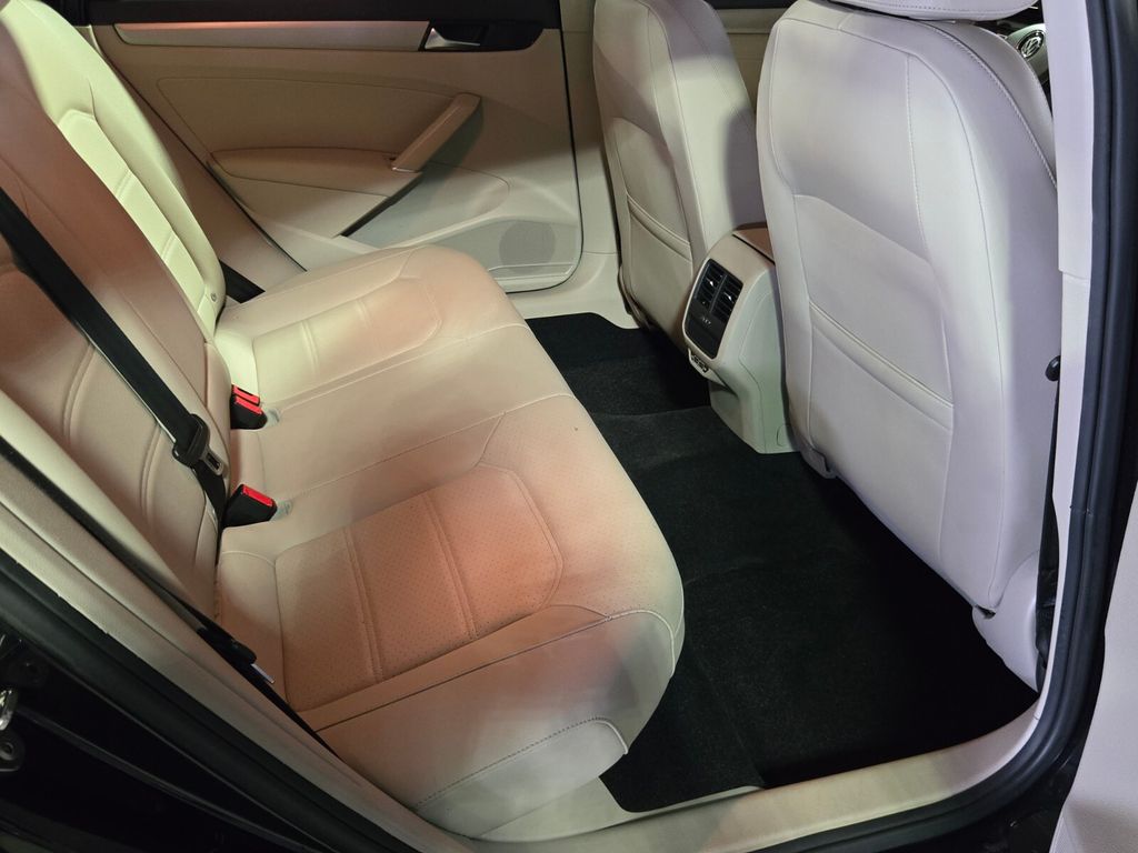2020 Volkswagen Passat - $14,300