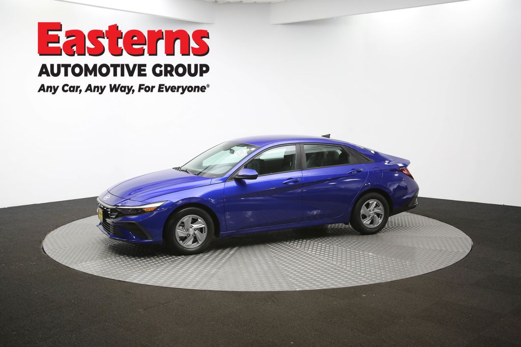 Used 2024 Blue Hyundai SE image 55