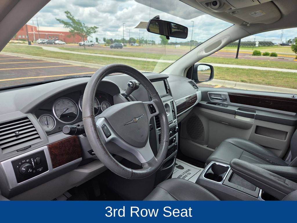 2010 Chrysler Town & Country Touring