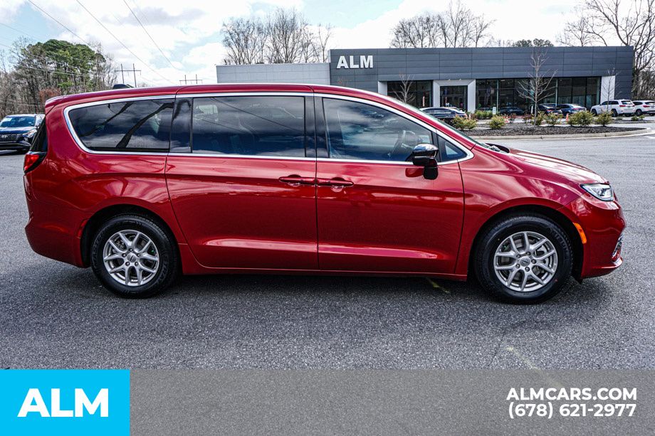 Used 2024 Red Chrysler Touring L image 9
