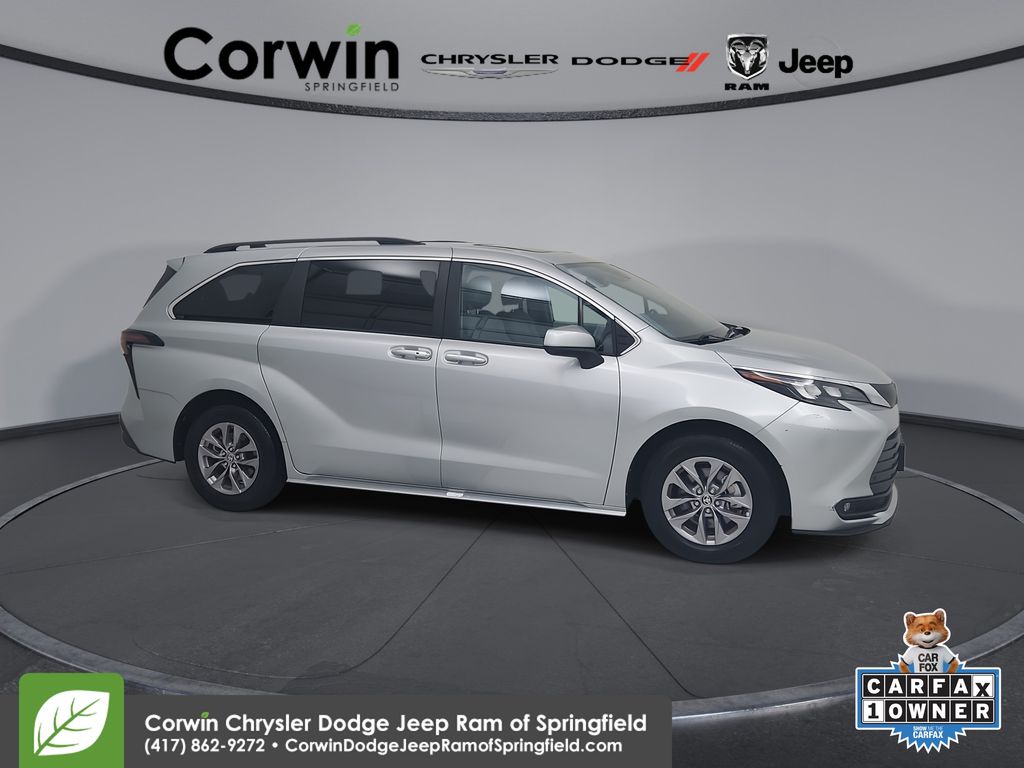 2025 Toyota Sienna XLE 7-Passenger FWD