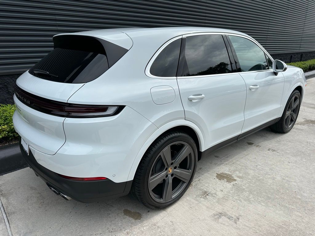 Thumbnail: 2024 Porsche Cayenne - 10